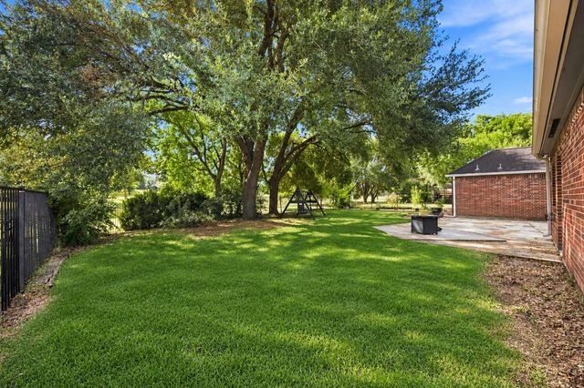 2519 E Pebble Beach Drive, Missouri City, TX 77459