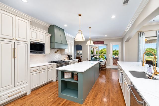 909 Amblewood Drive, Lucas, TX 75002