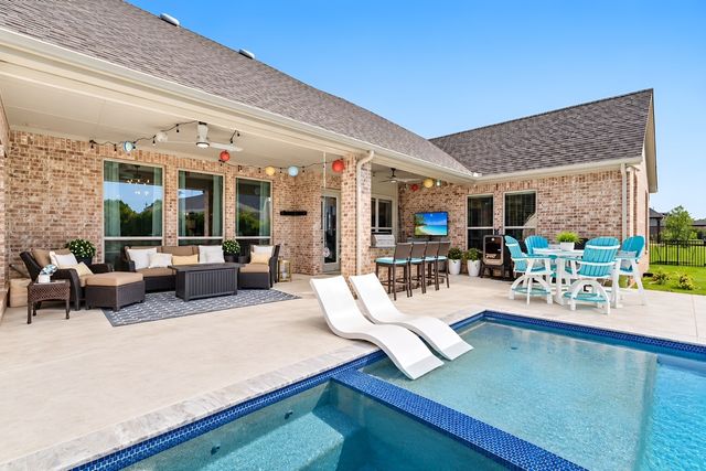 909 Amblewood Drive, Lucas, TX 75002