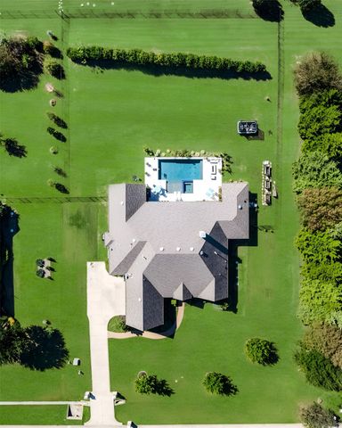 909 Amblewood Drive, Lucas, TX 75002