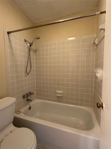 8405 Wilcrest Drive 2010, Houston, TX 77072