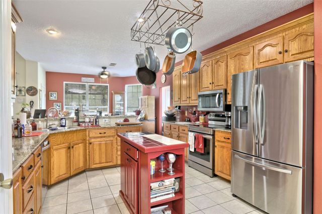 18135 N State Highway 75, Willis, TX 77378