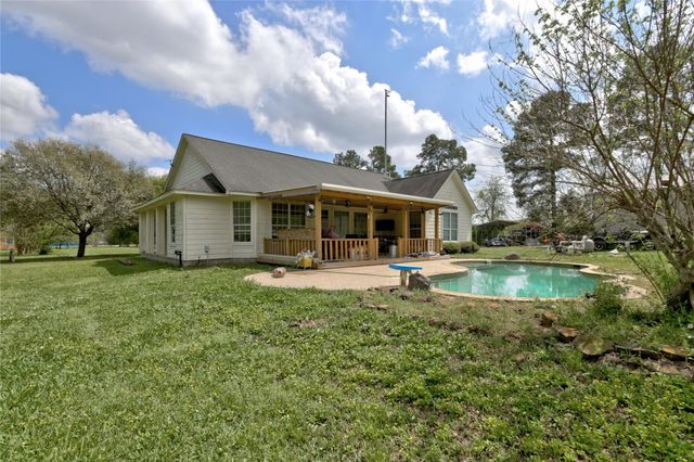 18135 N State Highway 75, Willis, TX 77378