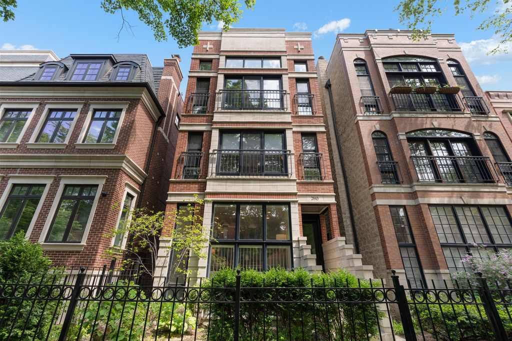 Image 1 of property listing at 2043 N Bissell Street 1, Chicago, IL 60614