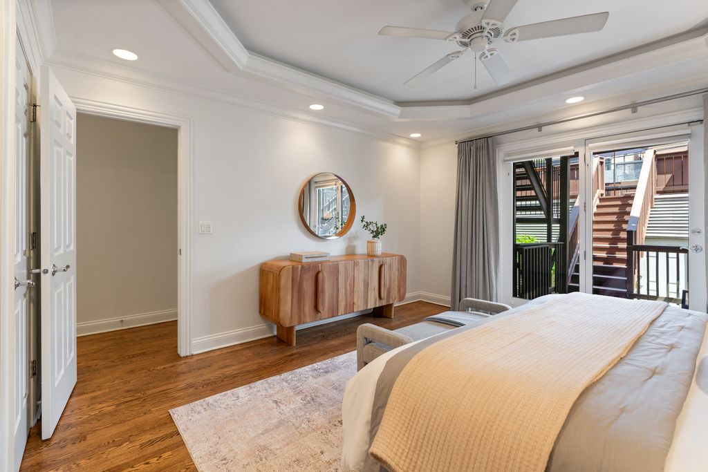 Image 13 of property listing at 2043 N Bissell Street 1, Chicago, IL 60614