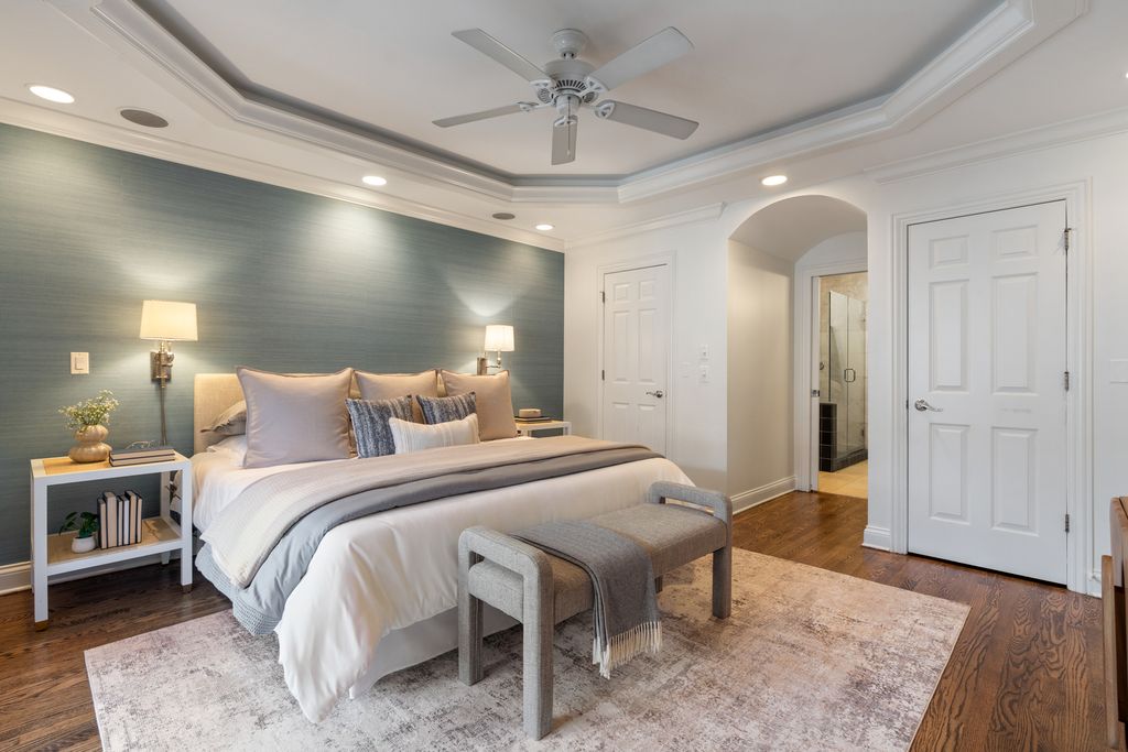 Image 14 of property listing at 2043 N Bissell Street 1, Chicago, IL 60614