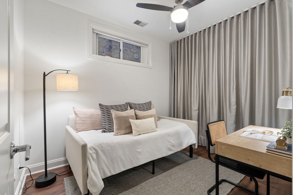 Image 27 of property listing at 2043 N Bissell Street 1, Chicago, IL 60614