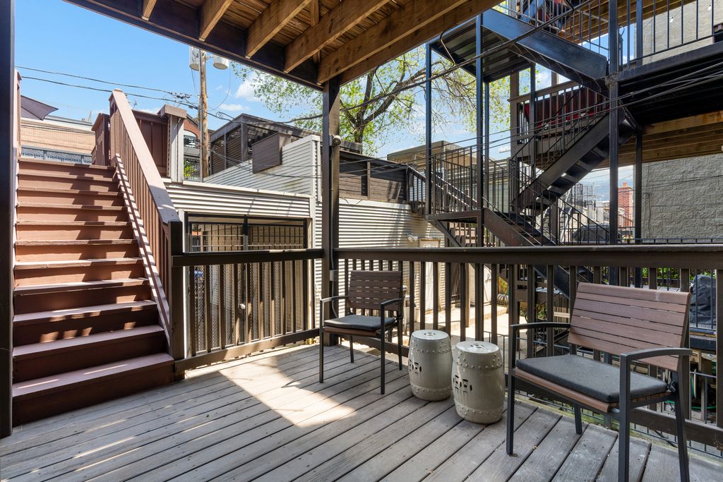 Image 28 of property listing at 2043 N Bissell Street 1, Chicago, IL 60614