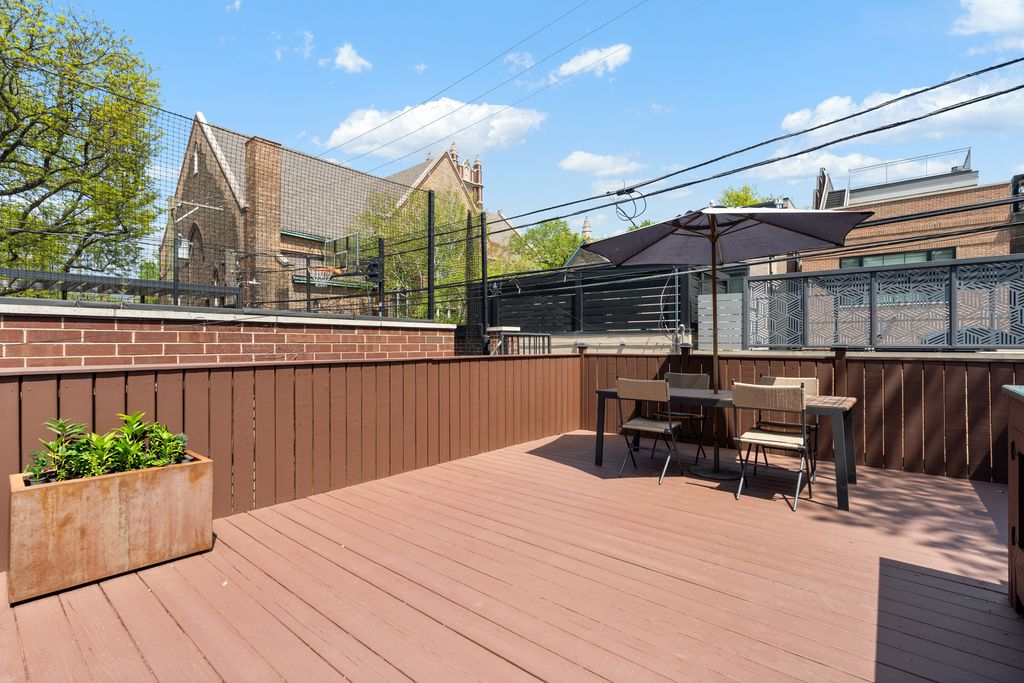 Image 29 of property listing at 2043 N Bissell Street 1, Chicago, IL 60614