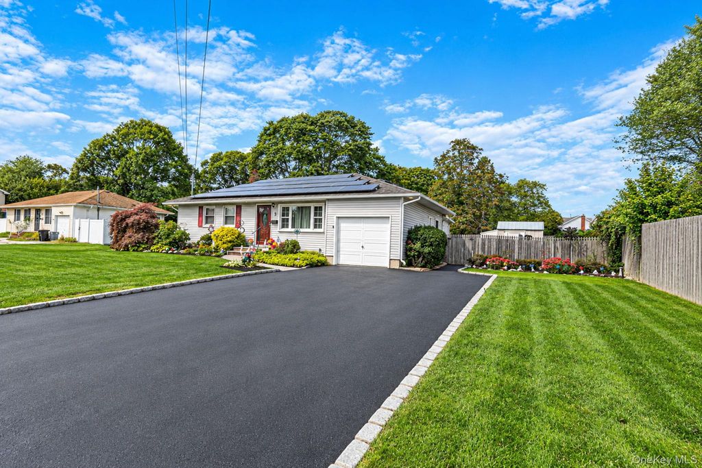 3 Gale Road, Oakdale, NY 11769 — photo 2