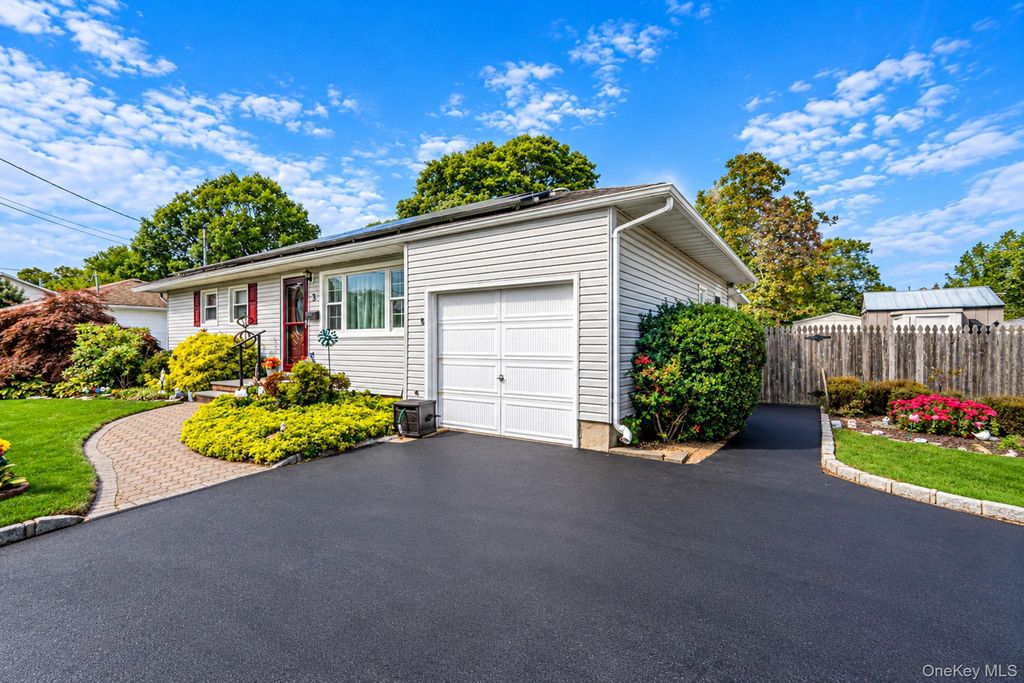 3 Gale Road, Oakdale, NY 11769 — photo 3