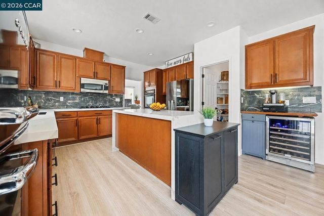 911 Autumn Oak Cir, Concord, CA 94521