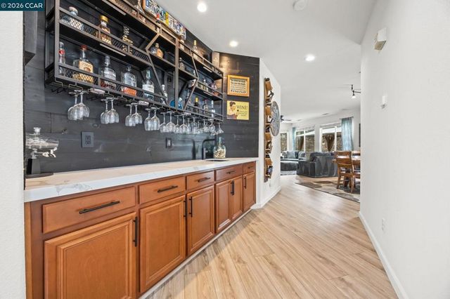 911 Autumn Oak Cir, Concord, CA 94521