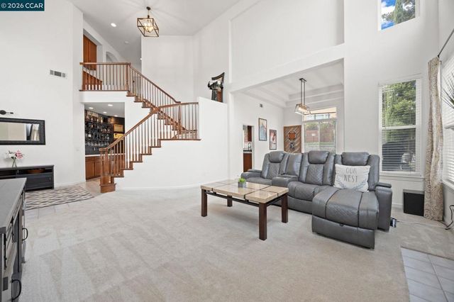 911 Autumn Oak Cir, Concord, CA 94521