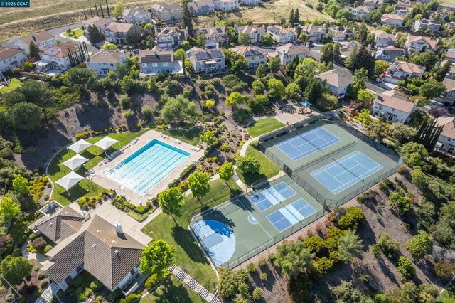 911 Autumn Oak Cir, Concord, CA 94521