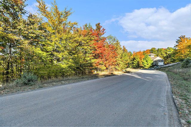 4885 Grayhawk Boulevard, Traverse City, MI 49684