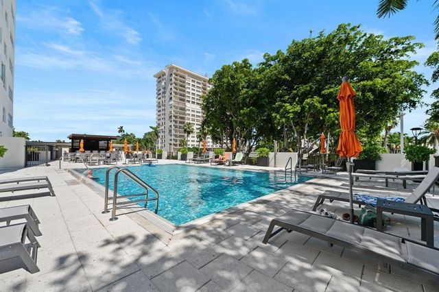 340 Sunset Drive 401, Fort Lauderdale, FL 33301