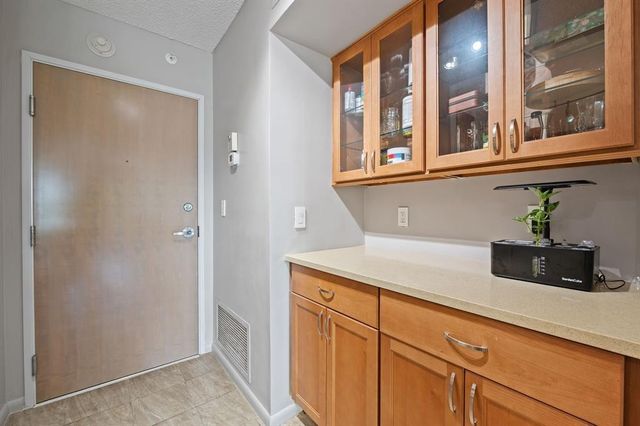 340 Sunset Drive 401, Fort Lauderdale, FL 33301