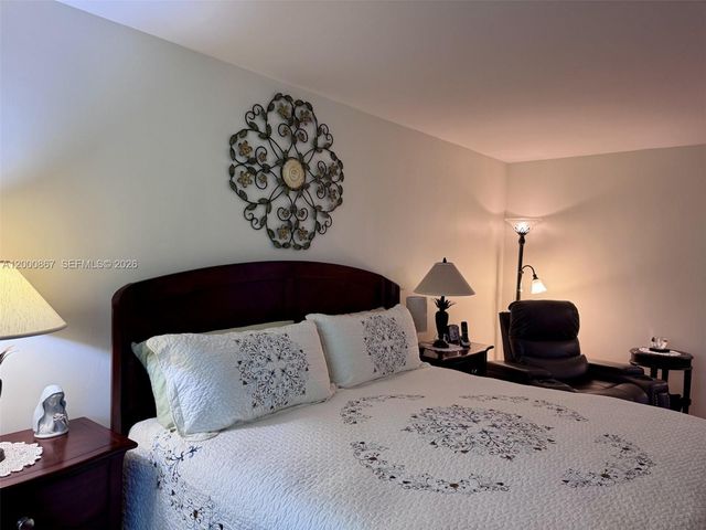 10850 N Kendall Dr 414, Miami, FL 33176