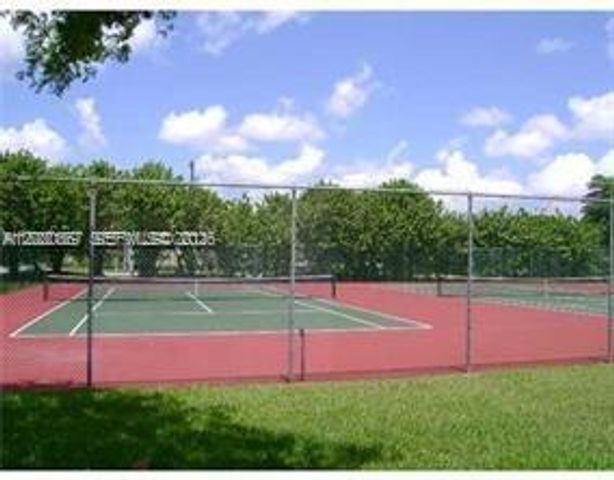 10850 N Kendall Dr 414, Miami, FL 33176