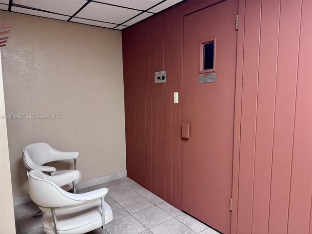 10850 N Kendall Dr 414, Miami, FL 33176