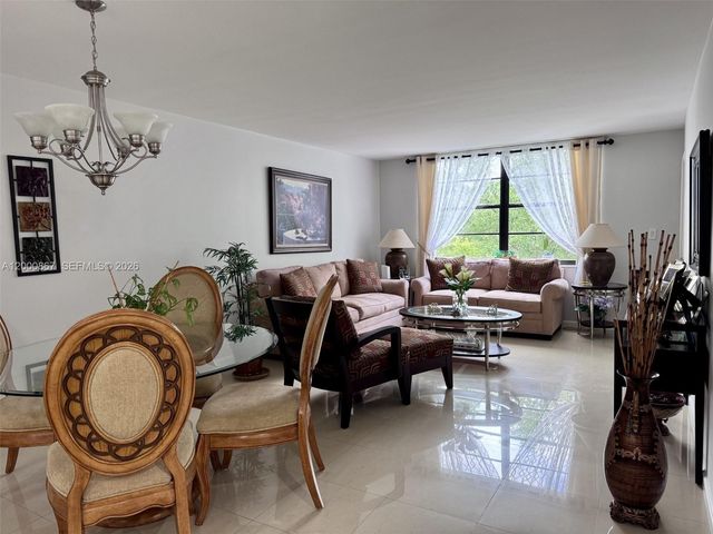 10850 N Kendall Dr 414, Miami, FL 33176