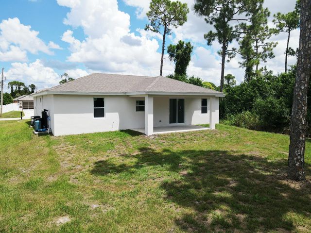 2617 10TH Street W, Lehigh Acres, FL 33971