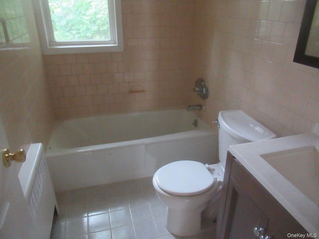 33 Meadow Avenue, Chester, NY 10918