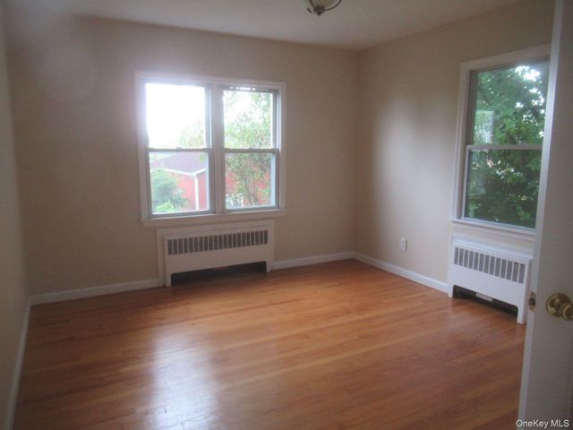 33 Meadow Avenue, Chester, NY 10918