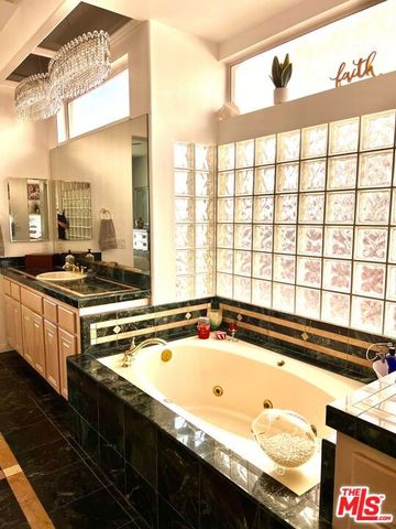 38217 Grand Oaks Avenue, Palm Desert, CA 92211