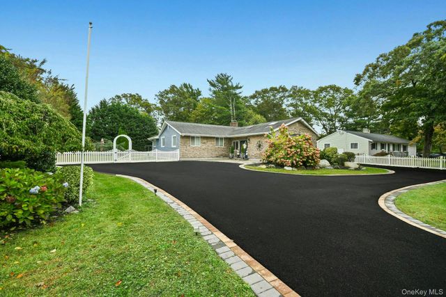 703 Lincoln Avenue, Sayville, NY 11782