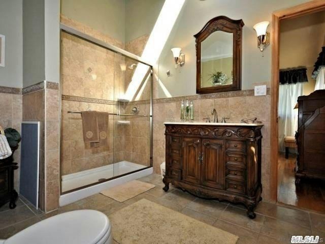 703 Lincoln Avenue, Sayville, NY 11782