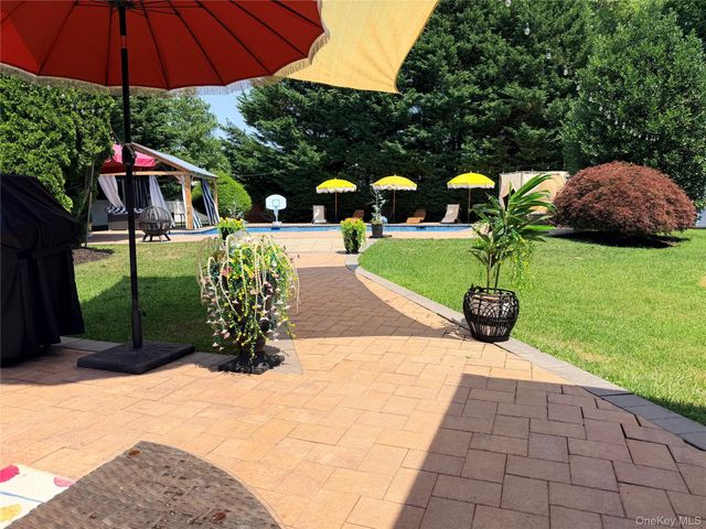 703 Lincoln Avenue, Sayville, NY 11782