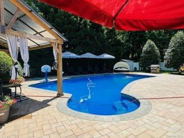 703 Lincoln Avenue, Sayville, NY 11782