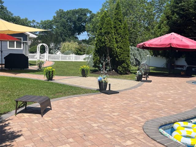 703 Lincoln Avenue, Sayville, NY 11782