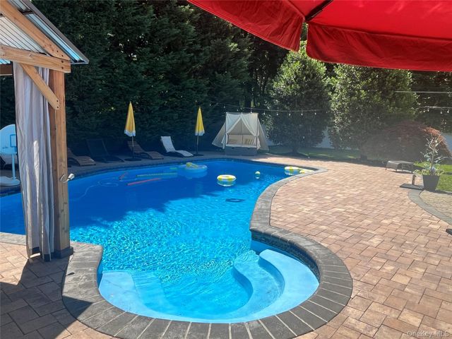 703 Lincoln Avenue, Sayville, NY 11782