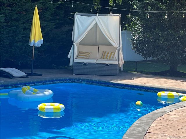 703 Lincoln Avenue, Sayville, NY 11782