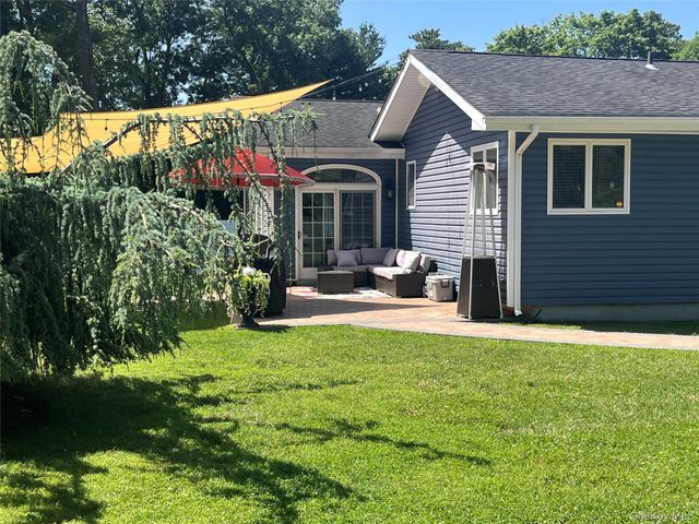 703 Lincoln Avenue, Sayville, NY 11782
