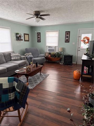 163 Jackson Avenue, Lexington, NC 27295