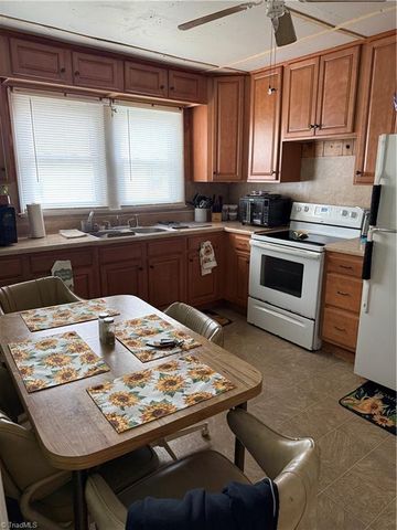 163 Jackson Avenue, Lexington, NC 27295