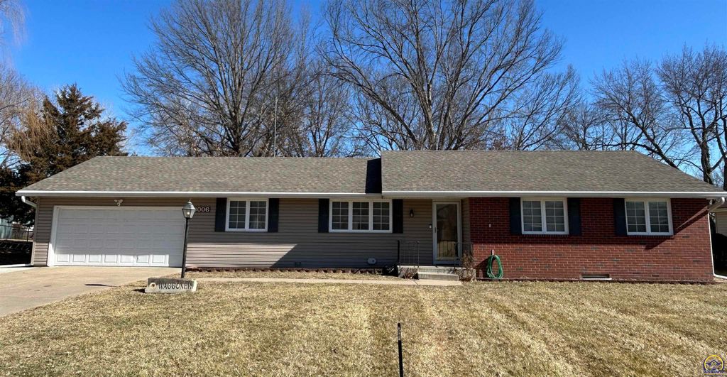 3006 SE Downing DR, Topeka, KS 66605