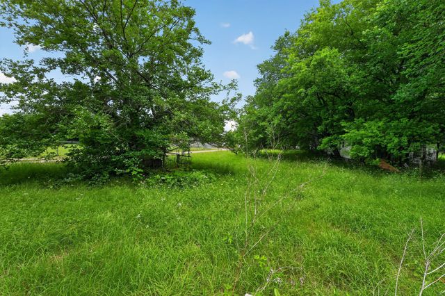 4002 Curry Road, Arlington, TX 76001