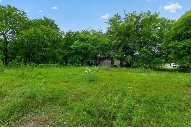 4002 Curry Road, Arlington, TX 76001