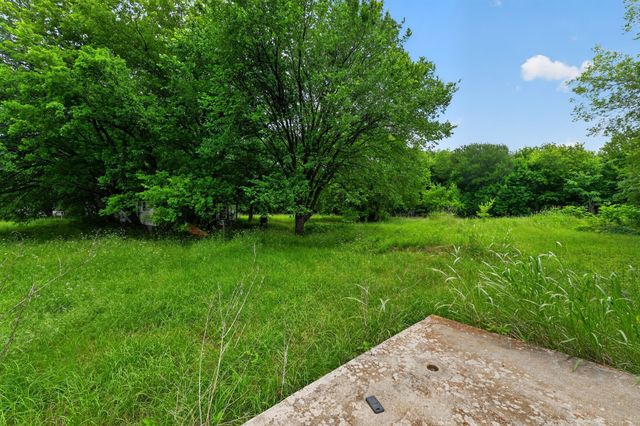 4002 Curry Road, Arlington, TX 76001