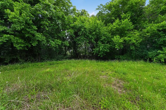 4002 Curry Road, Arlington, TX 76001