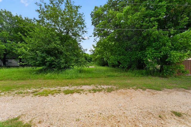 4002 Curry Road, Arlington, TX 76001