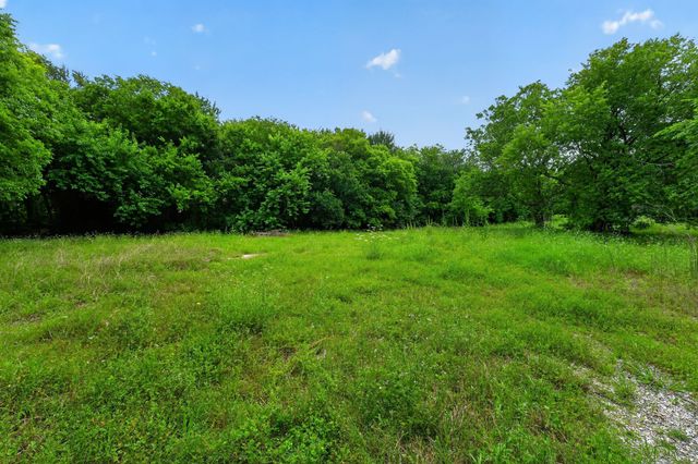 4002 Curry Road, Arlington, TX 76001