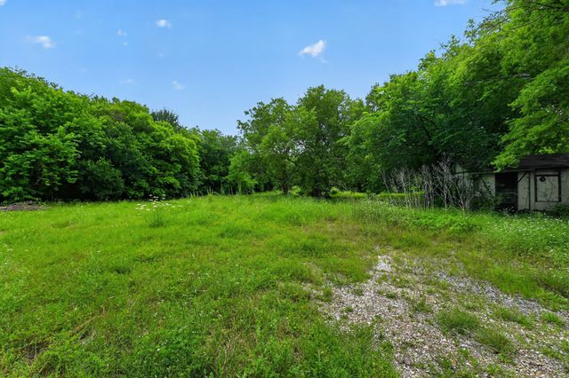 4002 Curry Road, Arlington, TX 76001
