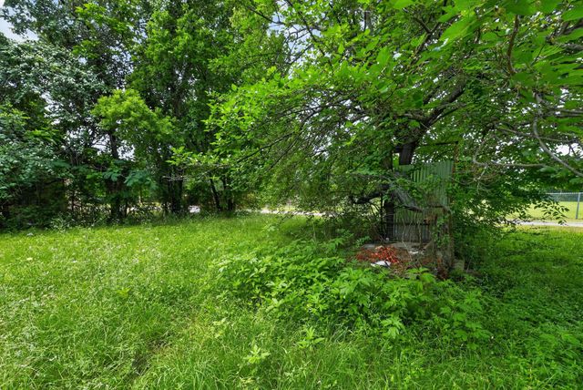 4002 Curry Road, Arlington, TX 76001