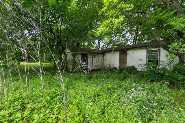 4002 Curry Road, Arlington, TX 76001